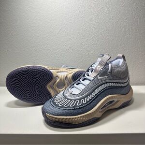 Nike Cosmic Unity 3 Women’s Basketball Shoes Size 9 W